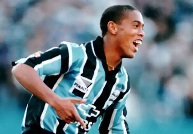 他又憑藉敏 他又憑藉敏